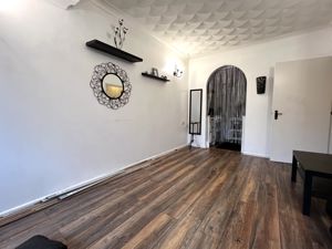 Living Room- click for photo gallery